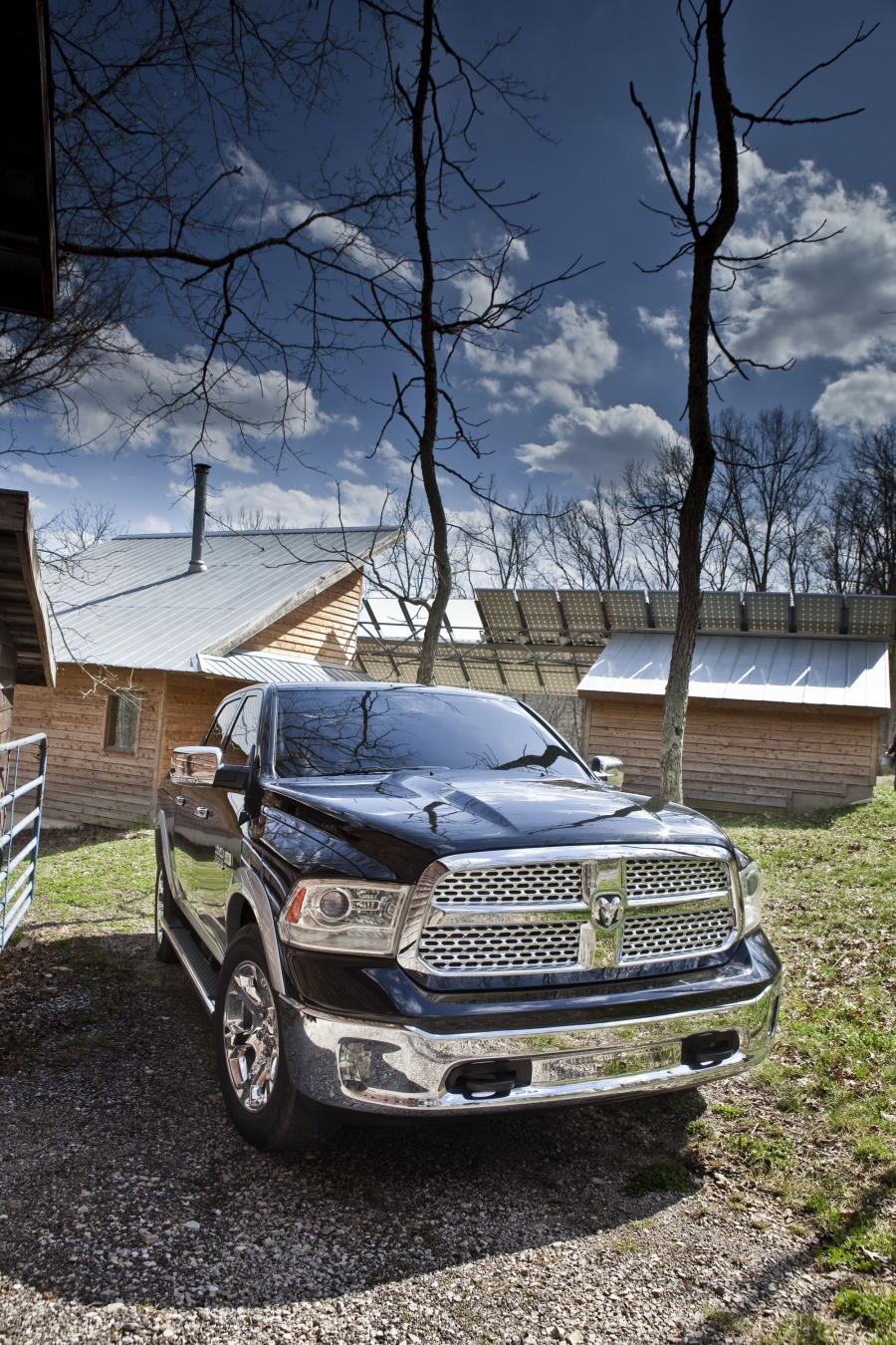  Dodge Ram 1500 2013 года  (фото 48 из 106)